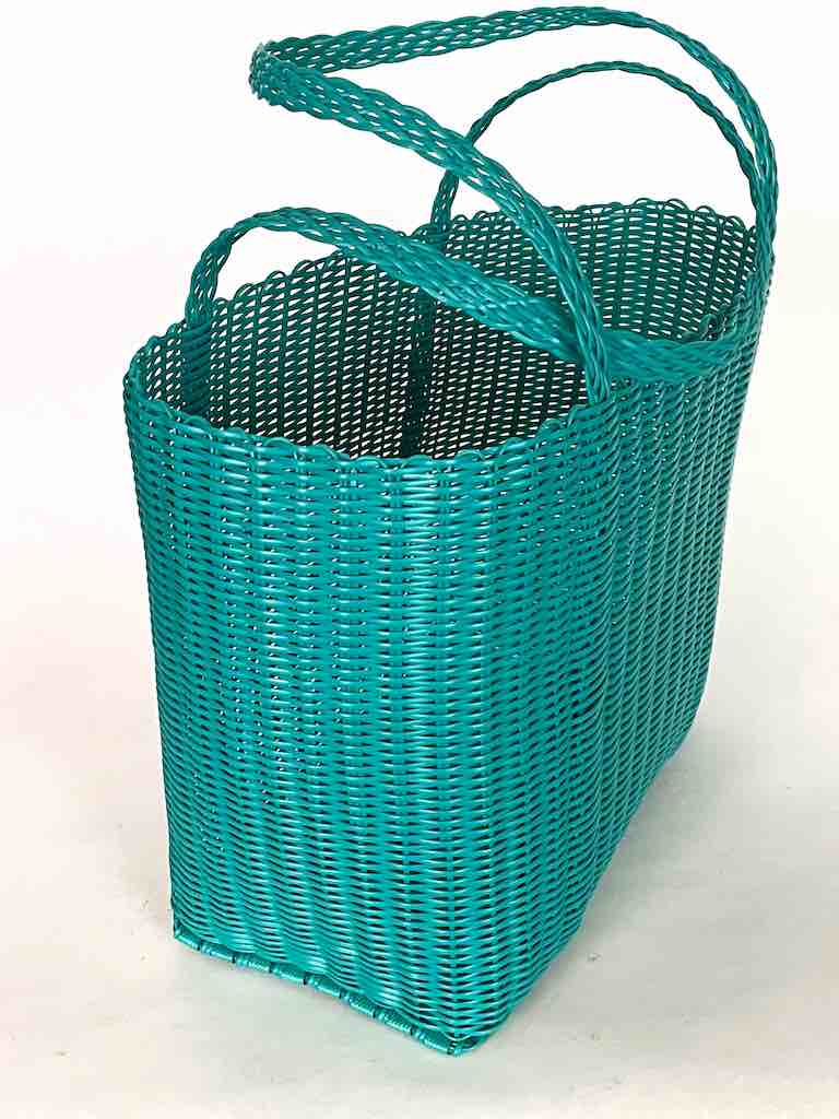 Medium Deep Woven Recyclyed Plastic High Capacity Handbag - El Salvador