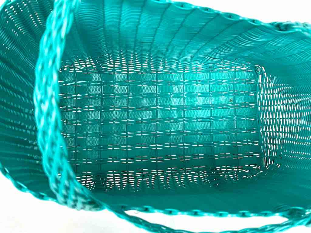 Medium Deep Woven Recyclyed Plastic High Capacity Handbag - El Salvador