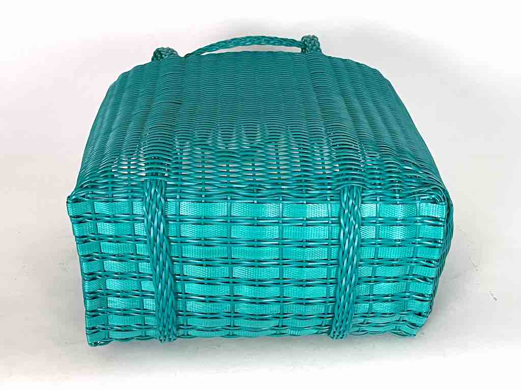 Medium Deep Woven Recyclyed Plastic High Capacity Handbag - El Salvador
