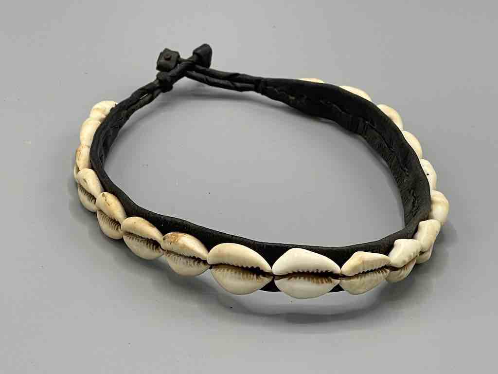 Single Line Cowrie Shell Solid Color Leather Clasp Choker Necklace-Mali