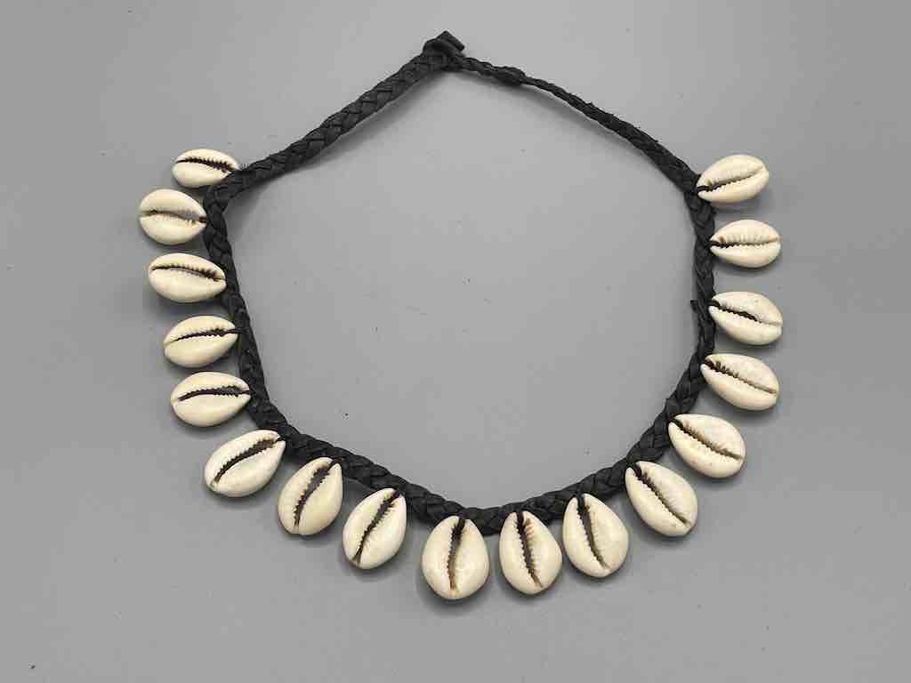 Hanging Cowrie Shell Braided Black Leather Clasp Choker Necklace - Mali