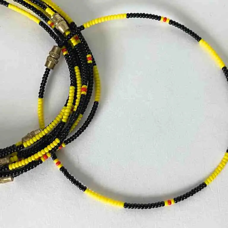 Single strand, 2- color tiny bead bracelet
