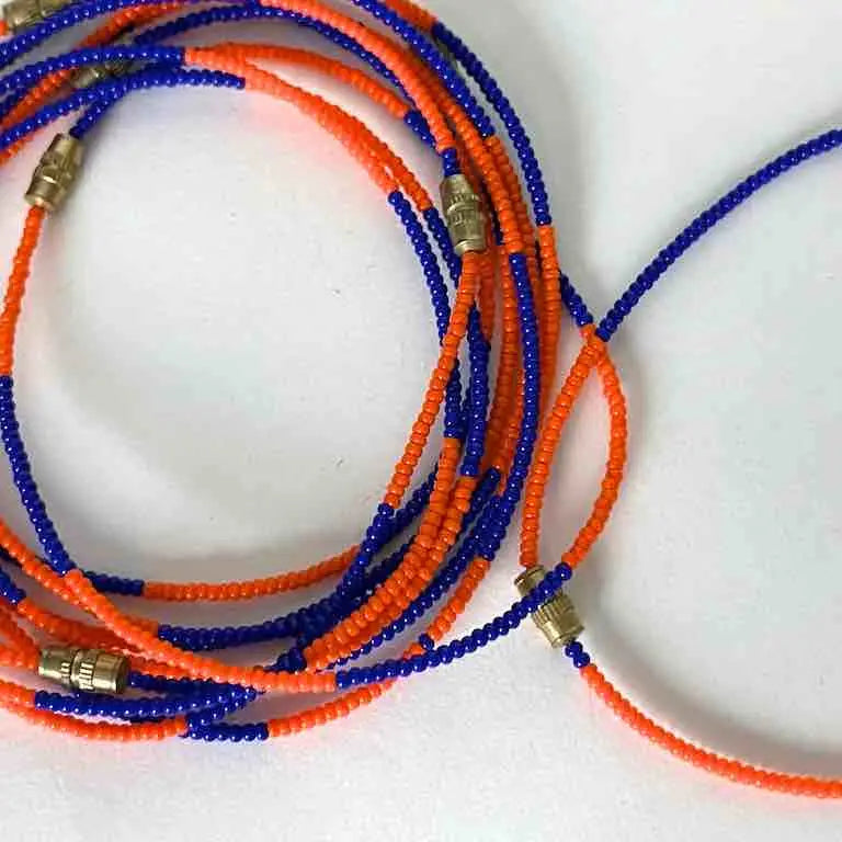 Single strand, 2- color tiny bead bracelet