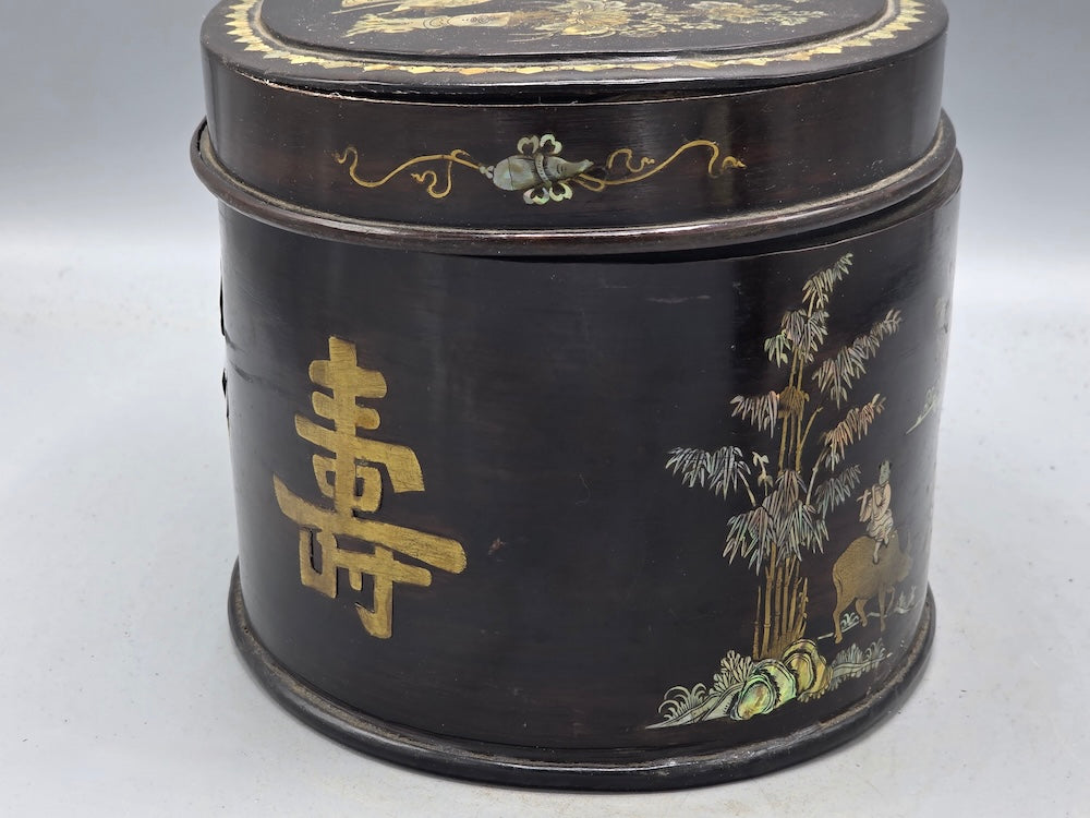 Vintage Oval Vietnamese Mother of Pearl Inlaid Jewelry Box