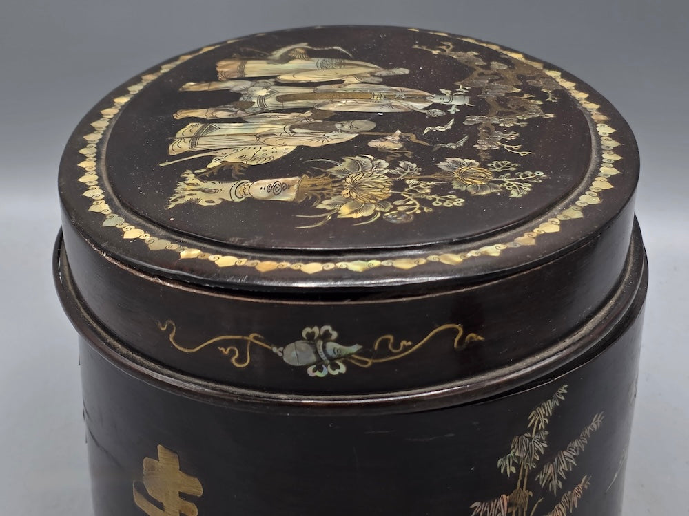 Vintage Oval Vietnamese Mother of Pearl Inlaid Jewelry Box