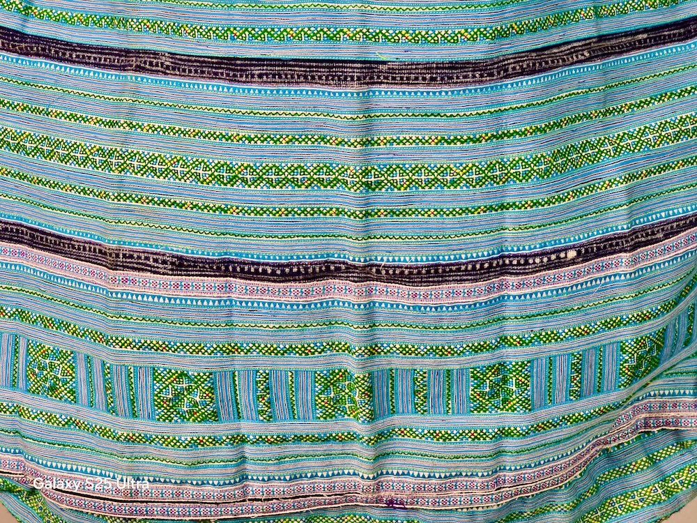 Spacious Handbag made of Vintage Hmong Turquoise Tribal Vietnamese Cloth - Niger Bend