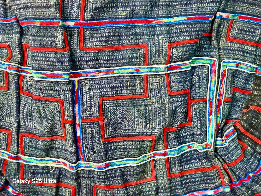 Spacious Handbag made of Vintage Hmong Indigo Tribal Vietnamese Cloth - Niger Bend