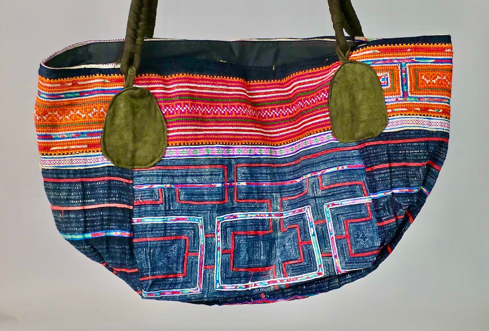 Spacious Handbag made of Vintage Hmong Indigo Tribal Vietnamese Cloth - Niger Bend