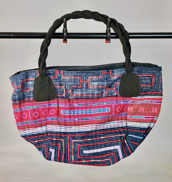 Spacious Handbag made of Vintage Hmong Indigo Tribal Vietnamese Cloth - Niger Bend