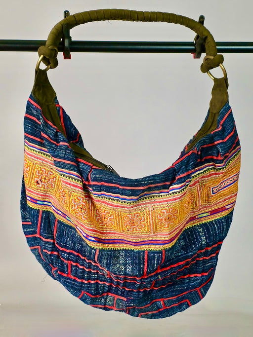Spacious Handbag made of Vintage Hmong Indigo Tribal Vietnamese Cloth - Niger Bend