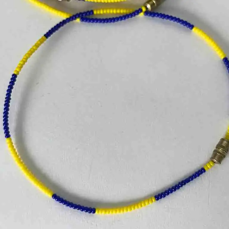 Single strand, 2- color tiny bead bracelet