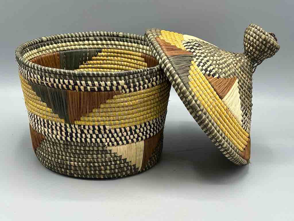 Covered Batwa Raffia Basket - Uganda