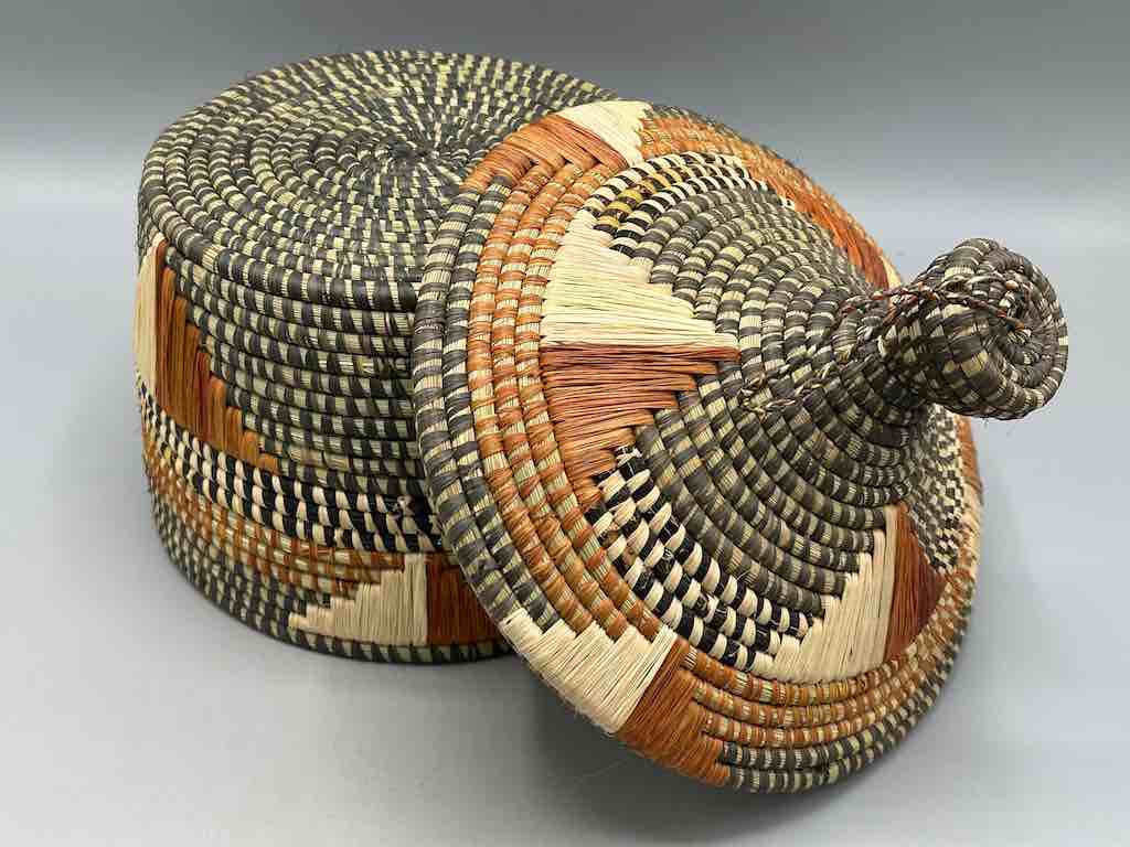 Covered Batwa Raffia Basket - Uganda