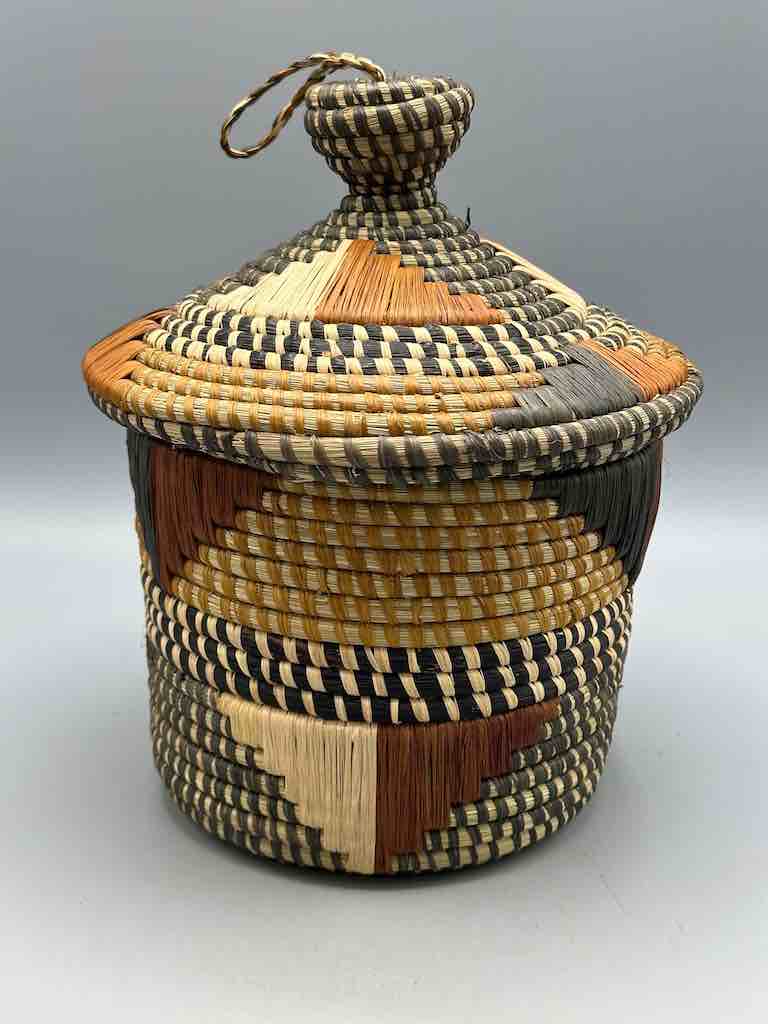 Covered Batwa Raffia Basket - Uganda