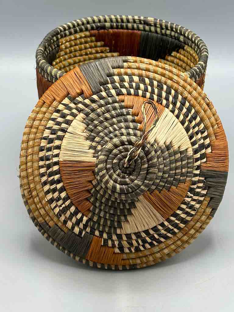 Covered Batwa Raffia Basket - Uganda