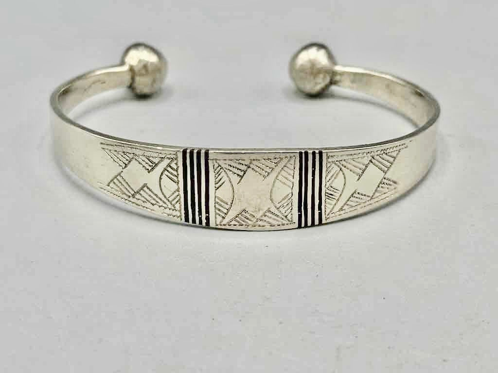 Large Wide Tuareg Inlaid Etched Coin Silver Bracelet