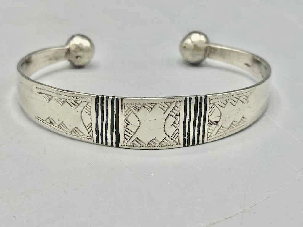 Large Wide Tuareg Inlaid Etched Coin Silver Bracelet