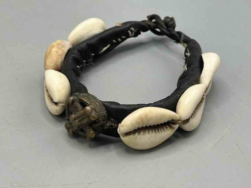 Single Line Cowrie Shell Vintage Gold Weight Bracelet - Mali