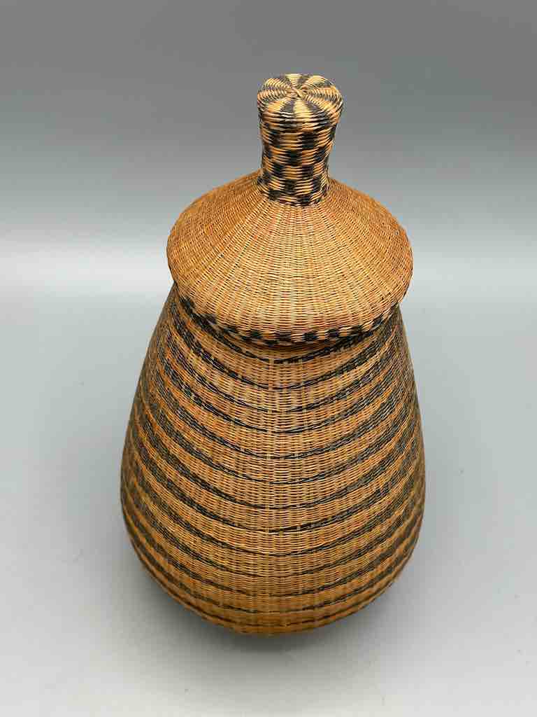 Tutsi Decor Very Detailed Weave Teardrop-Shaped Covered Basket - Rwanda