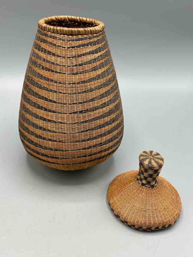 Tutsi Decor Very Detailed Weave Teardrop-Shaped Covered Basket - Rwanda