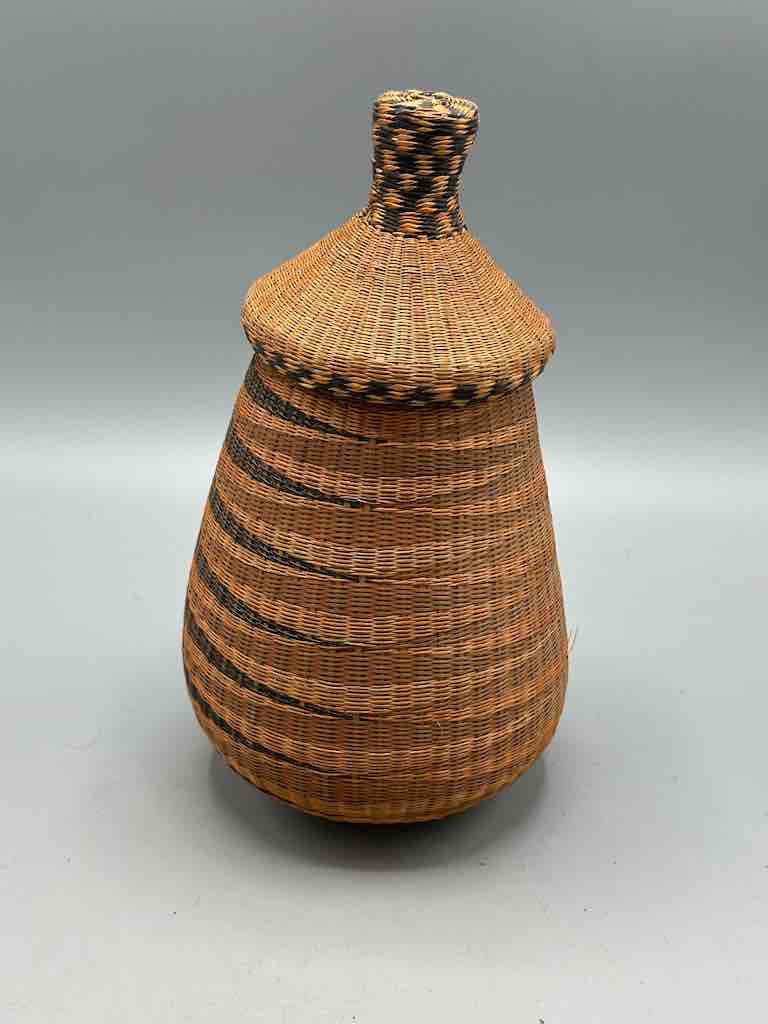 Tutsi Decor Very Detailed Weave Teardrop-Shaped Covered Basket - Rwanda