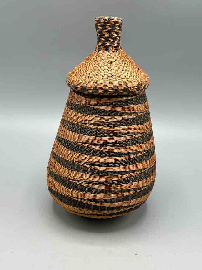 Tutsi Decor Very Detailed Weave Teardrop-Shaped Covered Basket - Rwanda