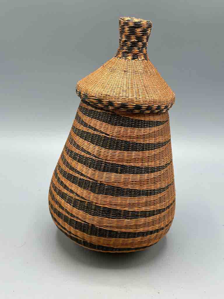 Tutsi Decor Very Detailed Weave Teardrop-Shaped Covered Basket - Rwanda