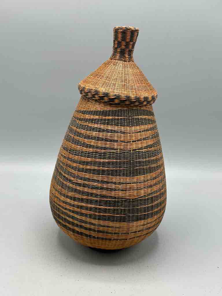 Tutsi Decor Very Detailed Weave Teardrop-Shaped Covered Basket - Rwanda