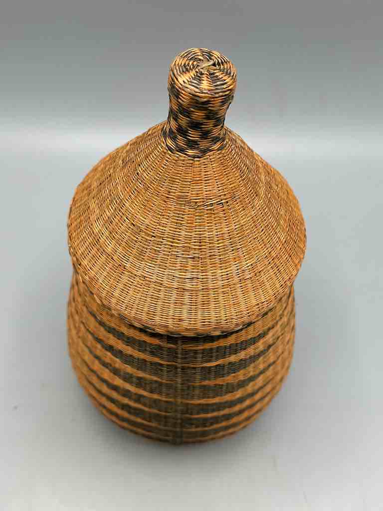 Tutsi Decor Very Detailed Weave Teardrop-Shaped Covered Basket - Rwanda