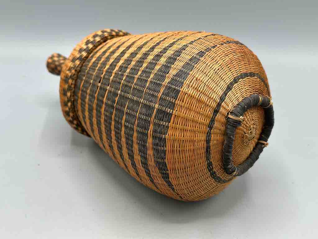 Tutsi Decor Very Detailed Weave Teardrop-Shaped Covered Basket - Rwanda