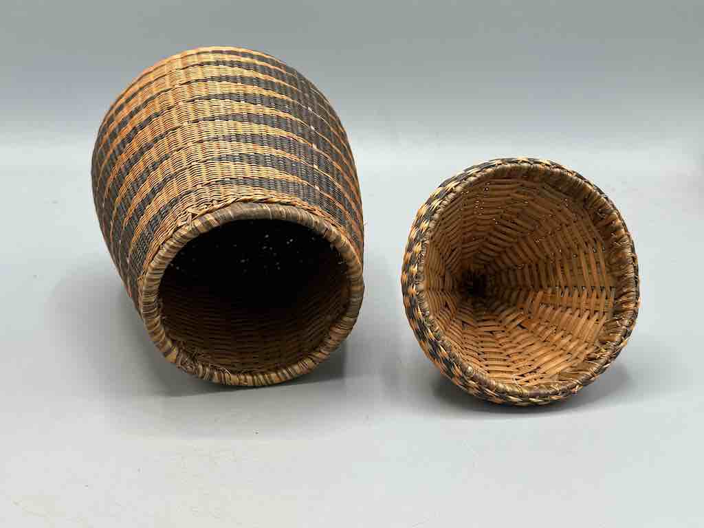 Tutsi Decor Very Detailed Weave Teardrop-Shaped Covered Basket - Rwanda