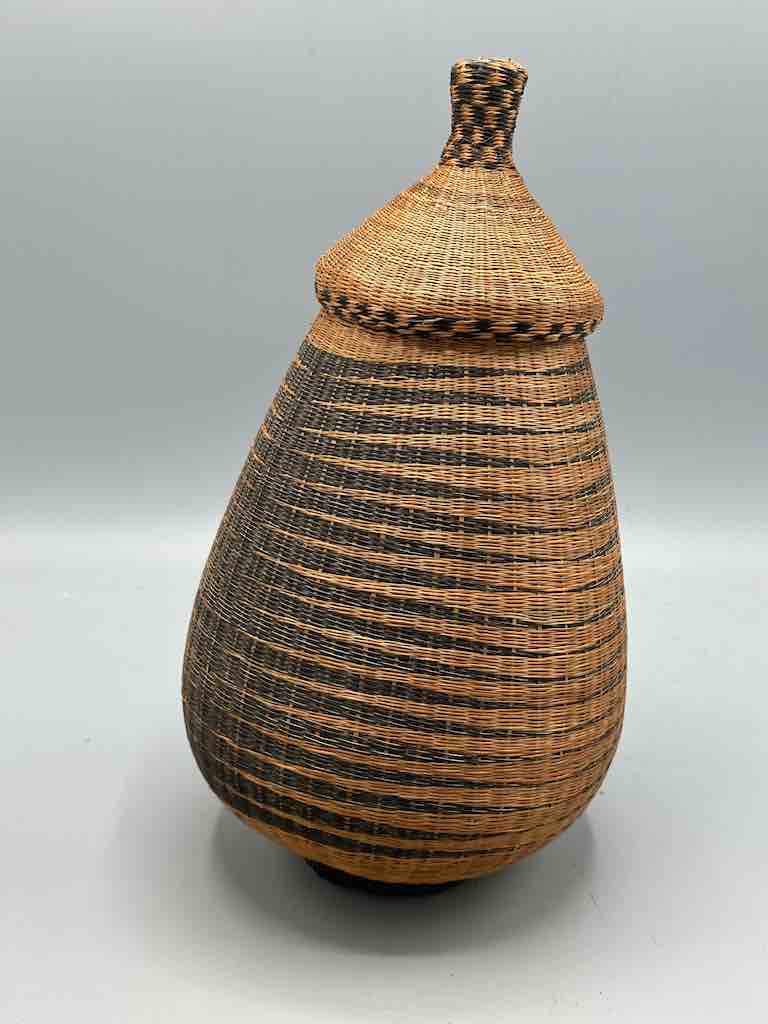 Tutsi Decor Very Detailed Weave Teardrop-Shaped Covered Basket - Rwanda