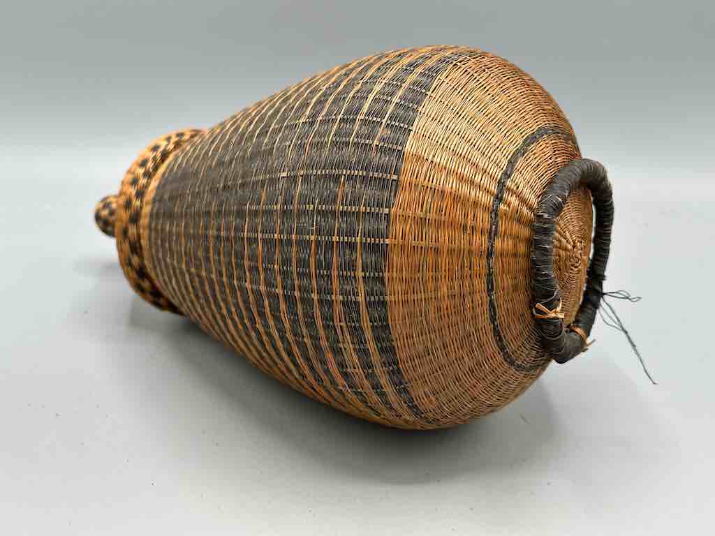 Tutsi Decor Very Detailed Weave Teardrop-Shaped Covered Basket - Rwanda