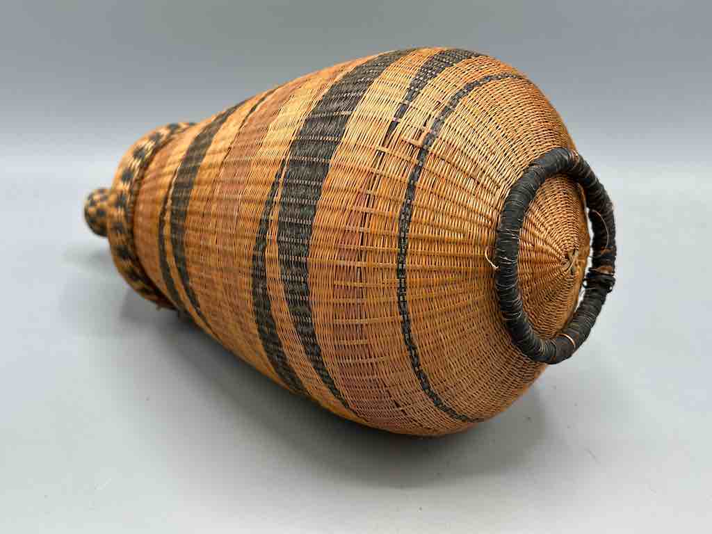 Tutsi Decor Very Detailed Weave Teardrop-Shaped Covered Basket - Rwanda