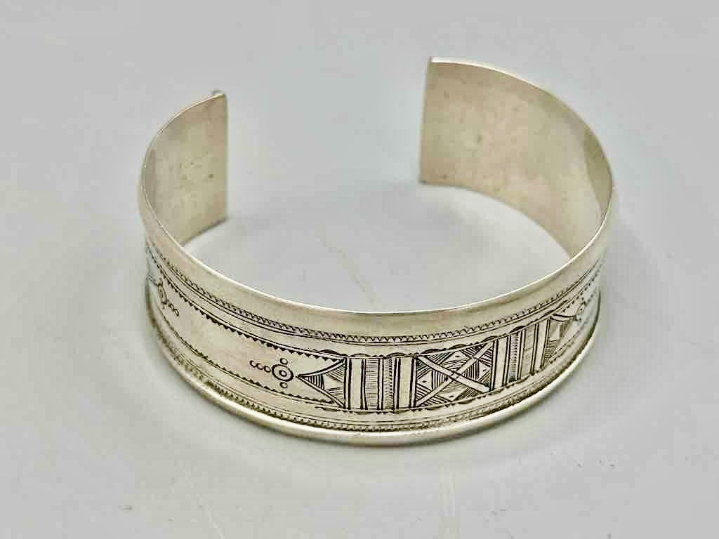 Unique Wide Tuareg Silver Etched-Design Bracelet - Niger