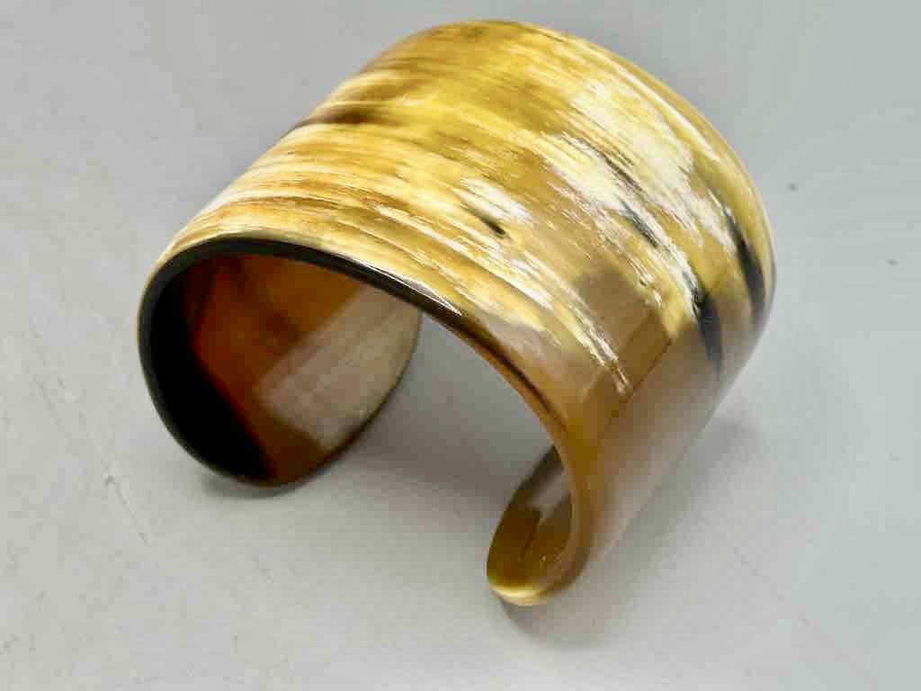 Cream & Caramel Wide Ankole Cattle Horn Bracelet - Viet Nam