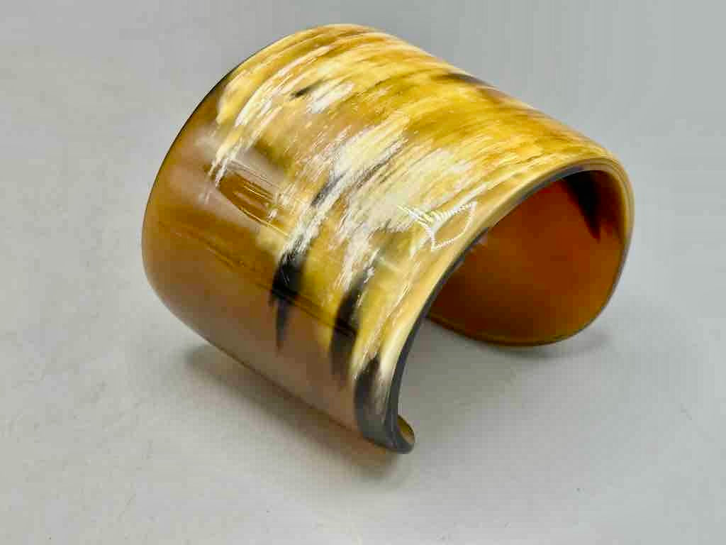 Cream & Caramel Wide Ankole Cattle Horn Bracelet - Viet Nam