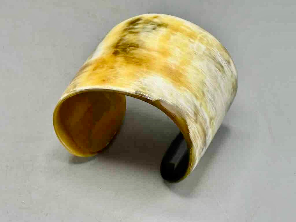 Cream & Caramel Wide Ankole Cattle Horn Bracelet - Viet Nam