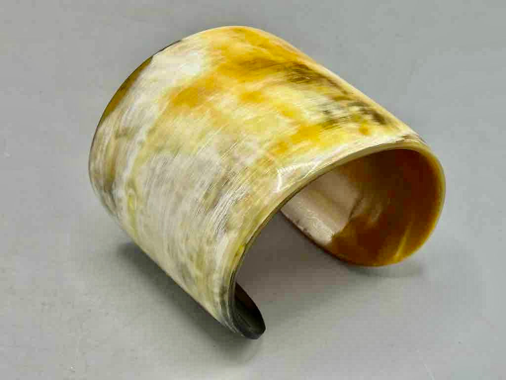 Cream & Caramel Wide Ankole Cattle Horn Bracelet - Viet Nam
