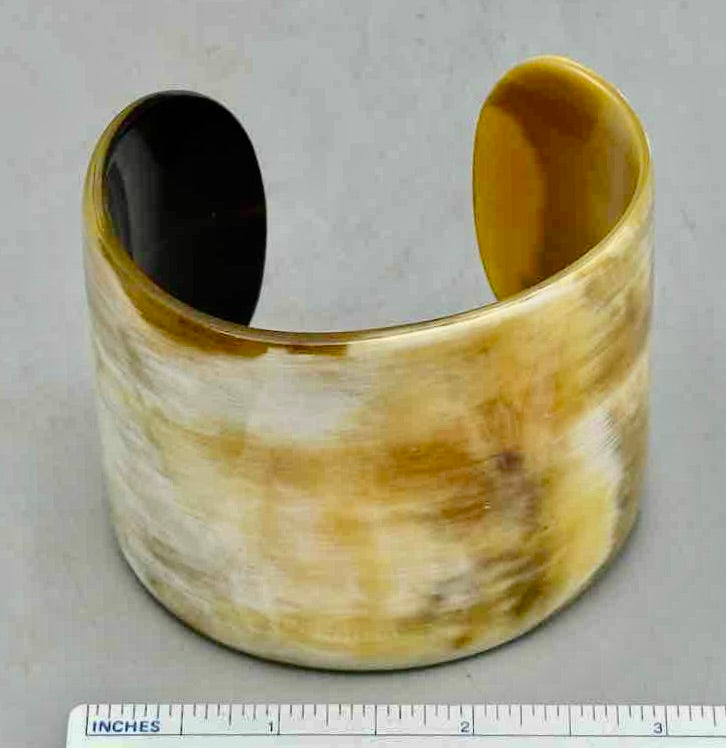 Cream & Caramel Wide Ankole Cattle Horn Bracelet - Viet Nam