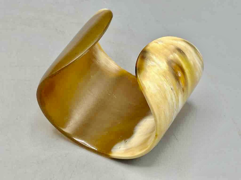 Translucent Caramel Wide Ankole Cattle Horn Bracelet - Viet Nam