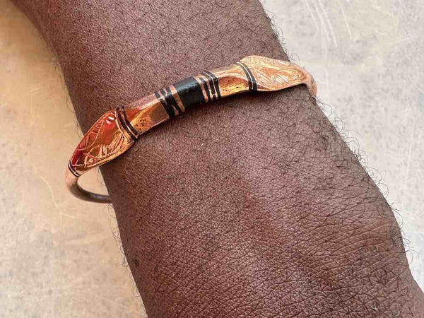 Tuareg Single Bar Multiple Stripe Inlay Squared Center Etched Flat Copper Bracelet