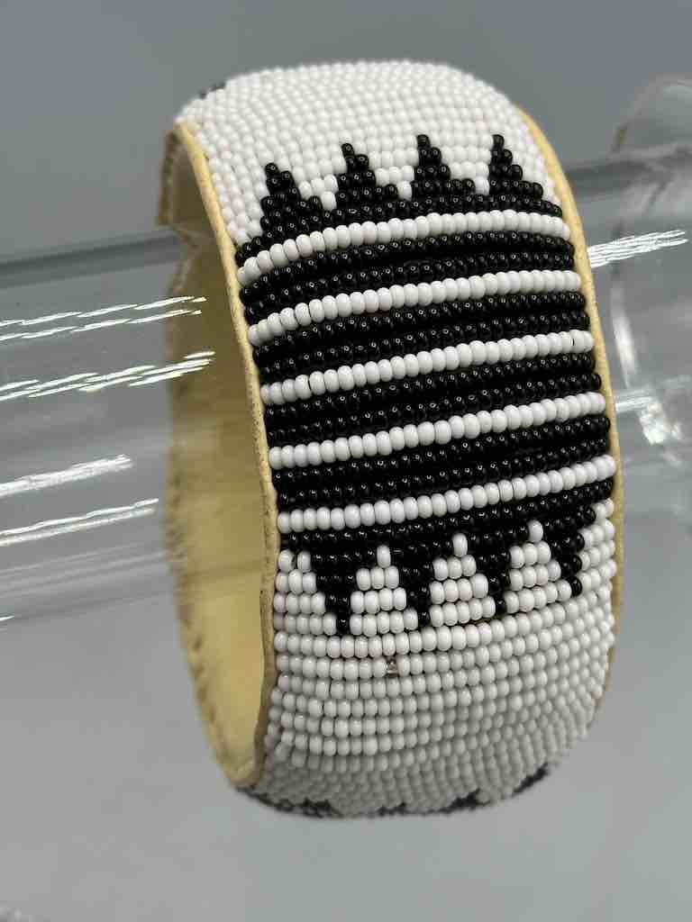 2-Color ZigZag Stripes Design Wide Beaded Leather Bracelet - Mali