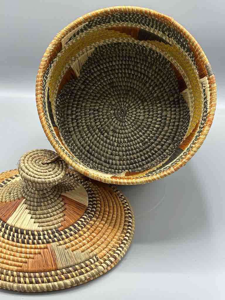 Large Covered Batwa Raffia Basket - Uganda