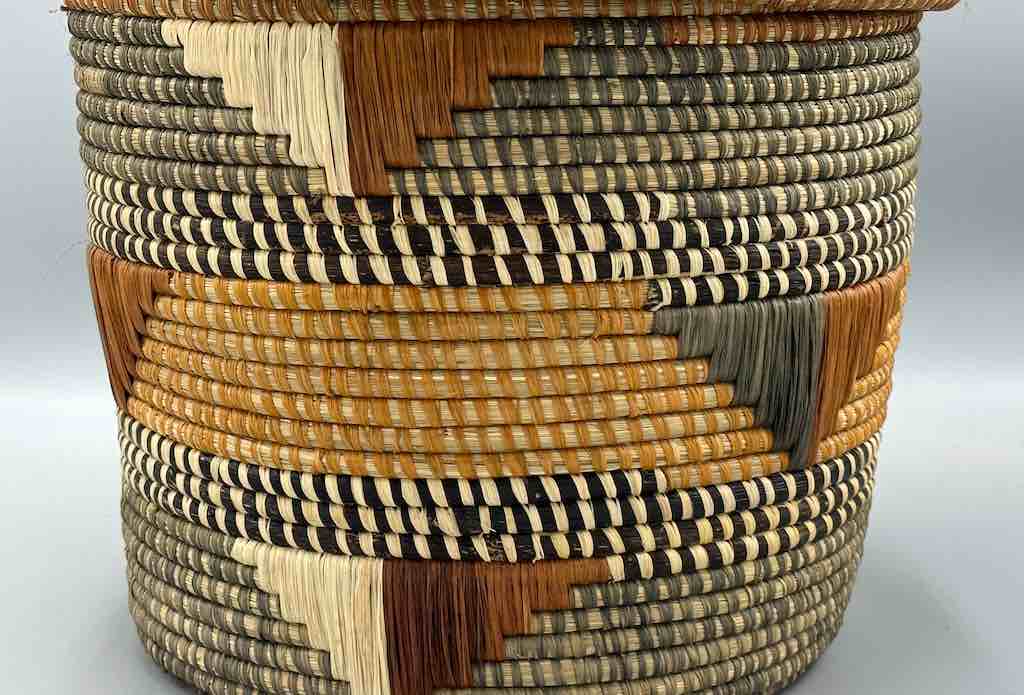 Large Covered Batwa Raffia Basket - Uganda