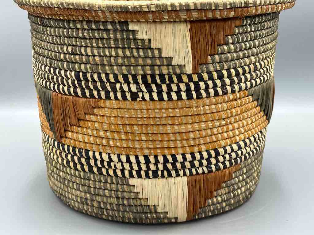 Large Covered Batwa Raffia Basket - Uganda