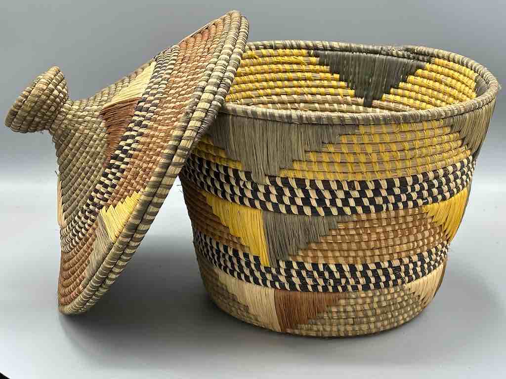 Large Covered Batwa Raffia Basket - Uganda