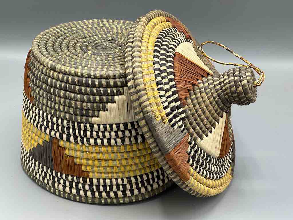 Covered Batwa Raffia Basket - Uganda