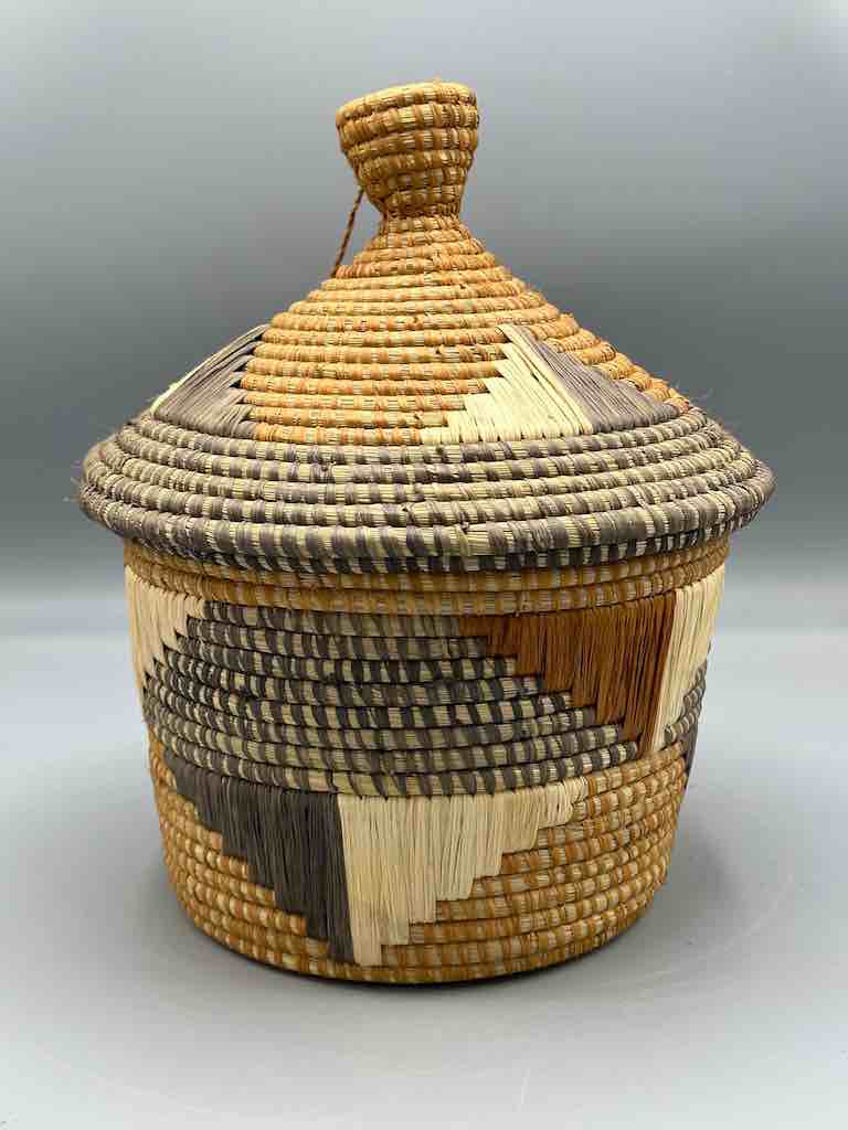 Covered Batwa Raffia Basket - Uganda