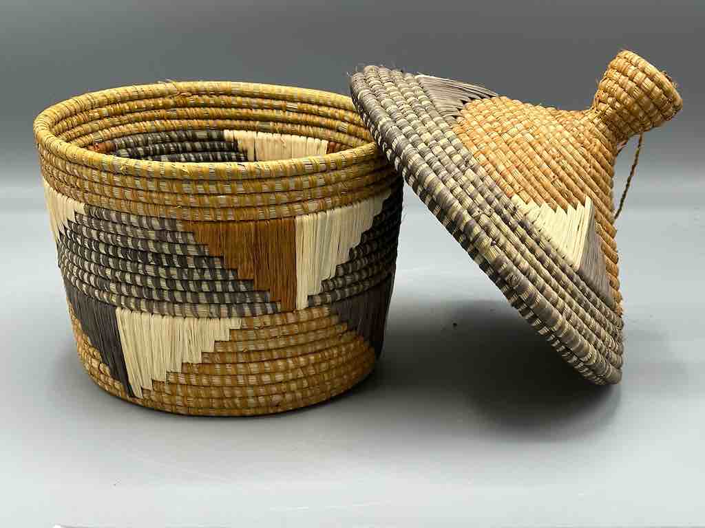 Covered Batwa Raffia Basket - Uganda